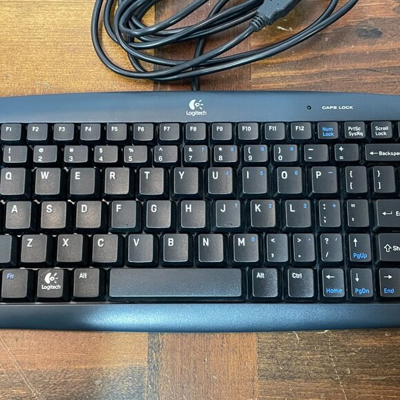 Compact Keyboard (Logitech) - Picture 2 of 3